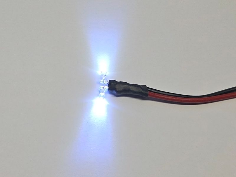 12V 2 stk Xenon hvit Dioder til f.eks Angel Eyes